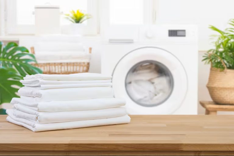 Adeus, roupas amareladas | O segredo dos hotéis para manter os lençóis brancos e como novos