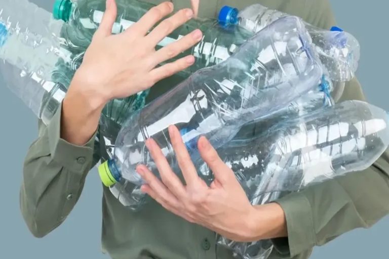 De garrafa de plástico a ferramenta útil: como encontrar três novas utilizações para ela